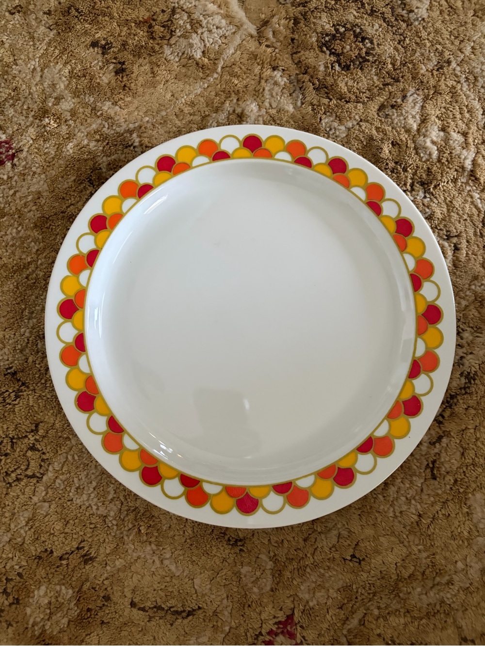 Vintage Georges Briard retro Scallop Rim Ceramic Dinner Plate EUC "Carousel"